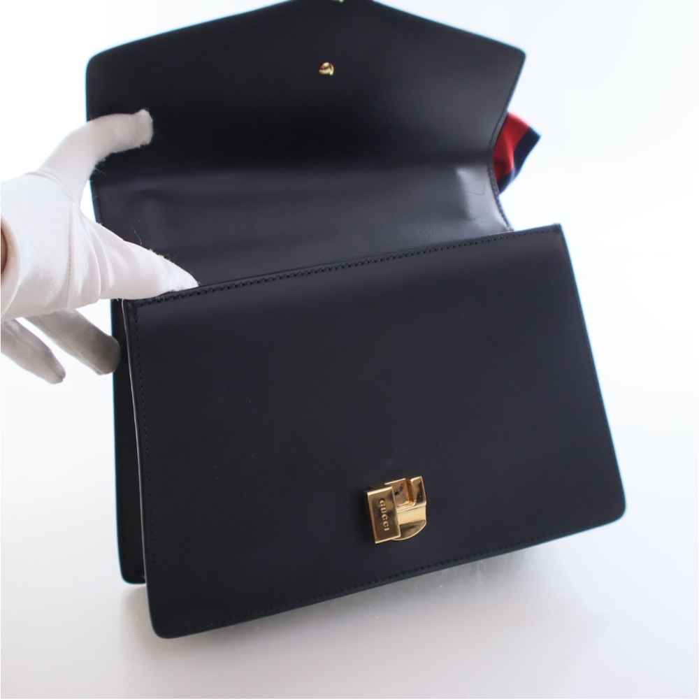 Gucci Sylvie Black and Green Shoulder Bag with Gold Accents - Picture 8 of 12